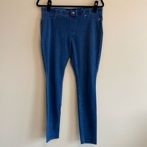 HUE denim blue leggings w/ faux jeans pockets. Cotton blend large.